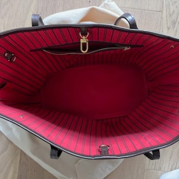 Authentic LV Neverfull MM - Picture 10 of 13